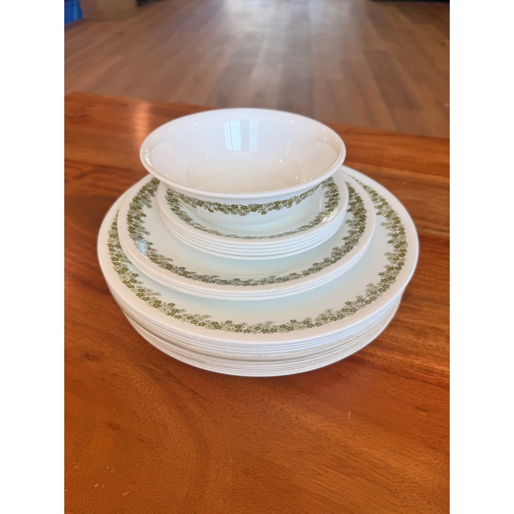 Corelle Vintage Spring Blossom Green "Crazy Daisy" Dishes 23 Pieces